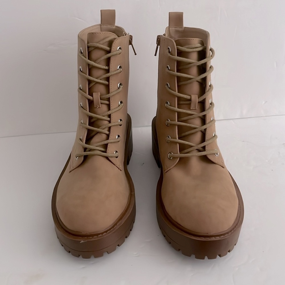 DV by Dolce Vita Shoes Women’s Lug Sole Lace Up Primm Ankle Boot Size 8.5 NEW - Picture 7 of 10